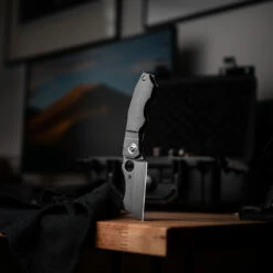 Front Page 21 Spyderco Stovepipe